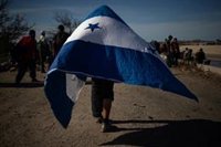 La nueva caravana de migrantes avanza hacia EEUU pese a las advertencias de Trump