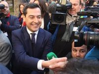 Moreno cree que PSOE y Adelante competirán por ser el “más radical” y asegura que su gobierno protegerá a las mujeres