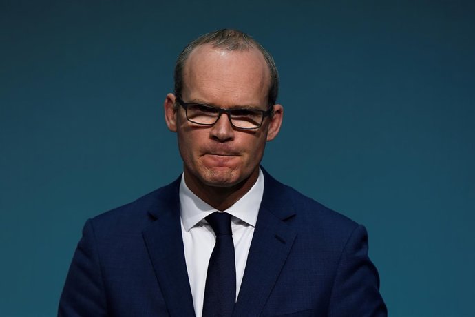  Simon Coveney