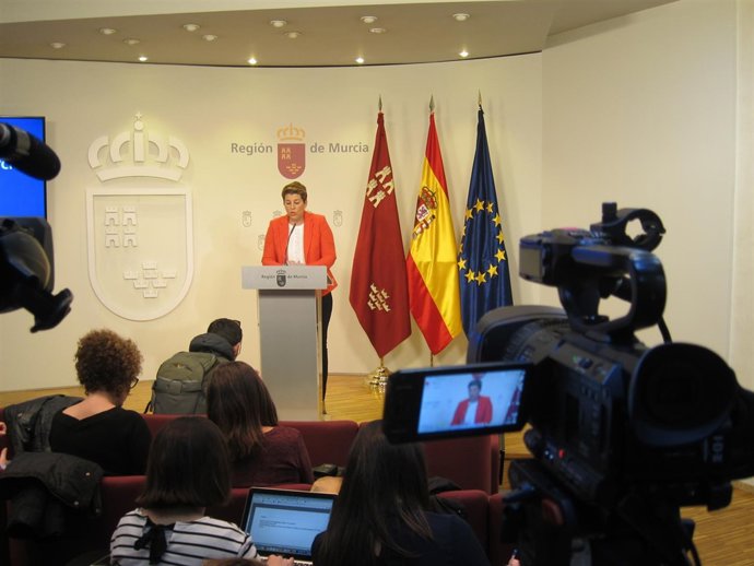 La portavoz del Gobierno regional, Noelia Arroyo, en la rueda de prensa