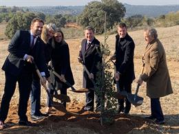 Acto de primera piedra de Puy du Fou