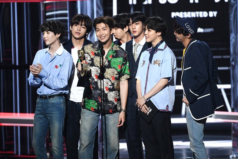 La película de BTS se estrena en YouTube