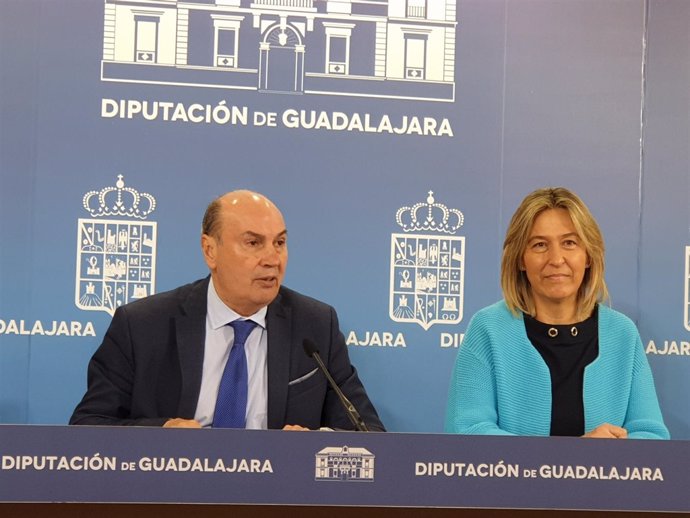 Presidente Diputación, José Manuel Latre y diputada PP Ana Guarinos