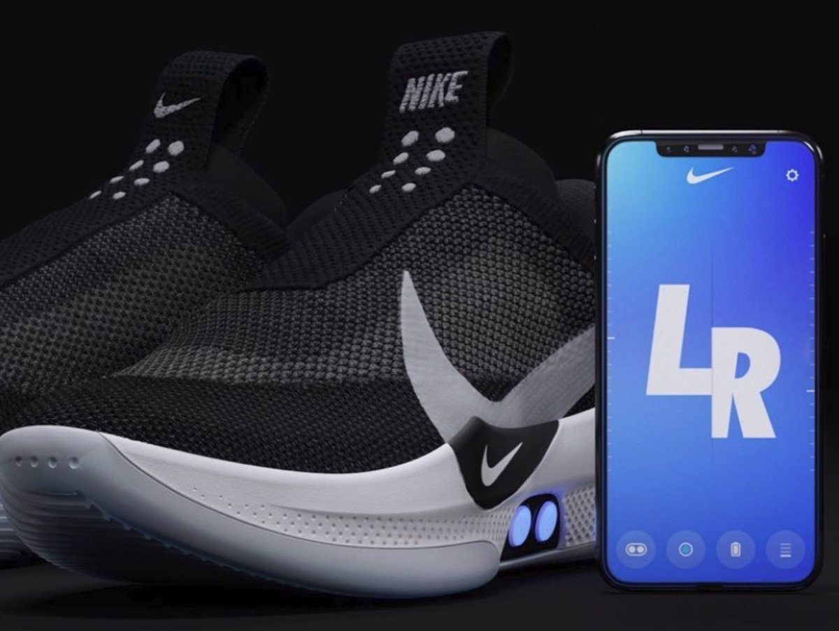Efectivamente Edición ganado Estas zapatillas de Nike se ajustan automáticamente al pie gracias a una  aplicación para 'smartphone'