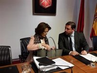 Barcina dice que está esperando que Kontuz le pida "perdón" por las "calumnias" sobre Caja Navarra