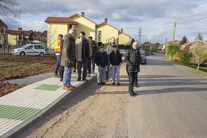 Mazón y la alcaldesa de Polanco visitan las obras