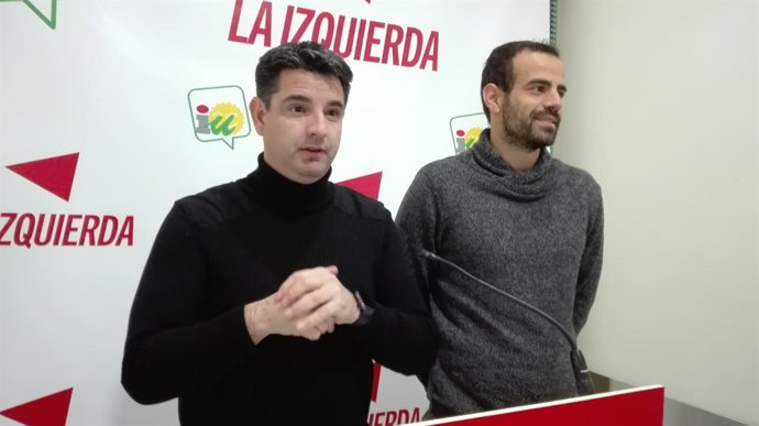García y Bustamante en la sede de IU en Córdoba