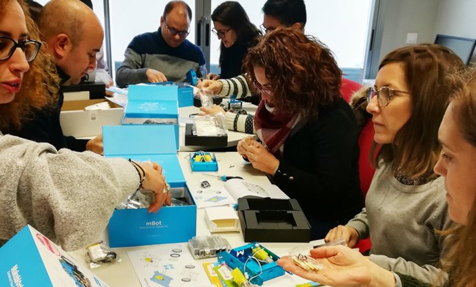 Formación en kits de robótica