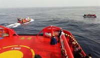 Rescatadas 331 personas de cinco pateras en el Mar de Alborán