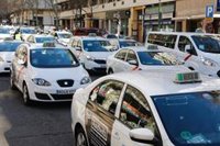 Los taxistas irán a huelga indefinida a partir de lunes tras votar en referéndum a favor el 95% de los profesionales
