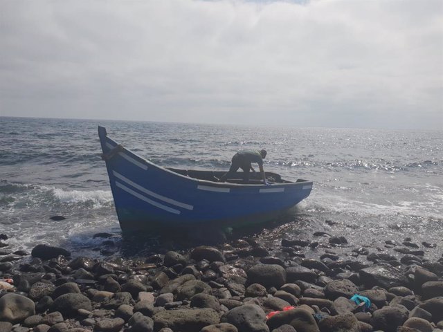 Una de las pateras llegada este jueves a la costa de Lanzarote