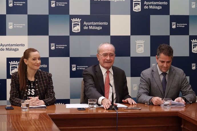 Alcalde de málaga, De la Torre, Elisa Pérez de Siles y Carlos Conde