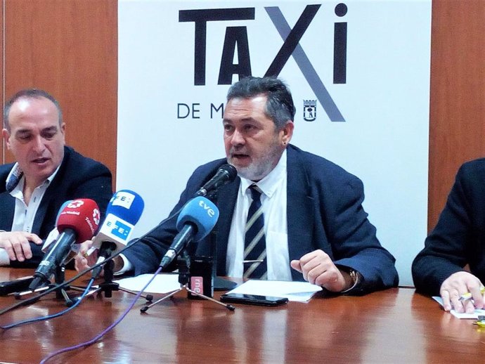 El presidente de la Federación Profesional del Taxi, Julio Sanz