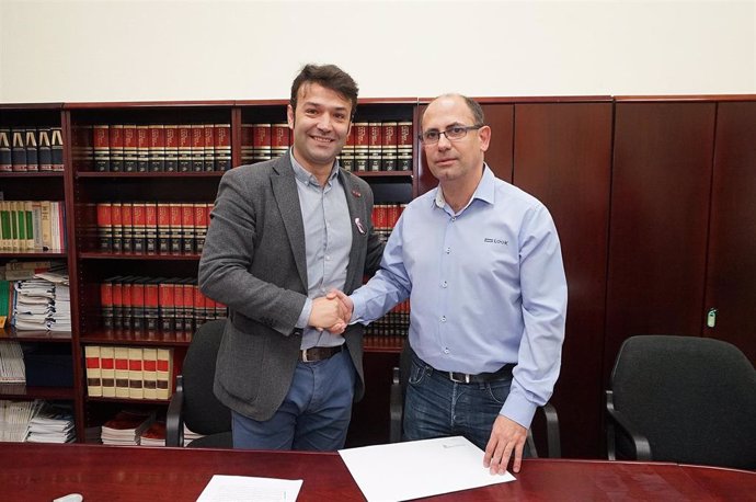 José Antonio González Poncela y Luis Vélez firman el convenio, 17-1-19