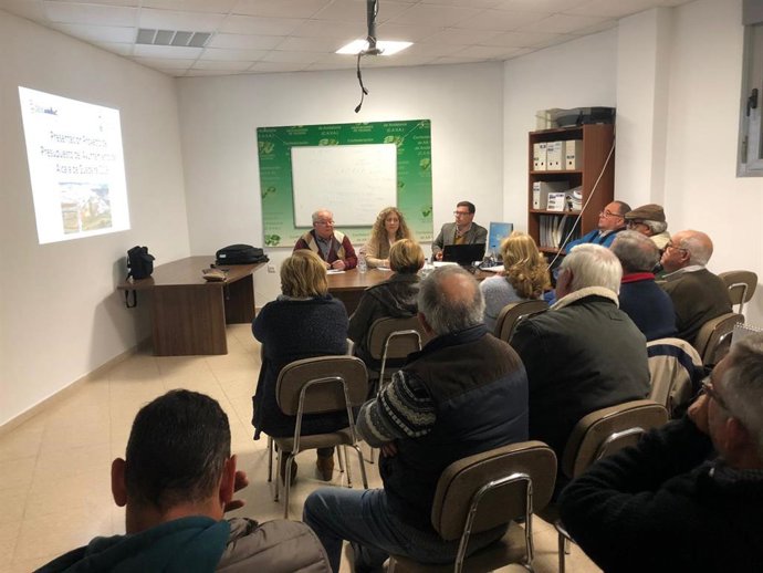 Equipo de gobierno de Alcalá se reúne con vecinos para hablar sobre presupuestos