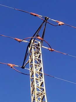 Torre de una línea de alta tensión