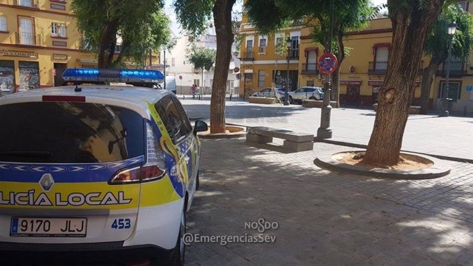 Policía Local en la Macarena