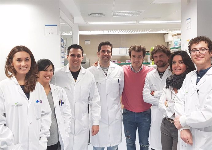 Investigadores del nstituto de Investigación contra la Leucemia Josep Carreras