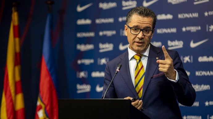 El portavoz del FC Barcelona, Josep Vives, en rueda de prensa