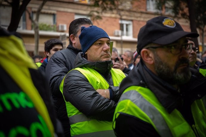 Concentración de taxistas ante la Conselleria de Territorio de Catalunya