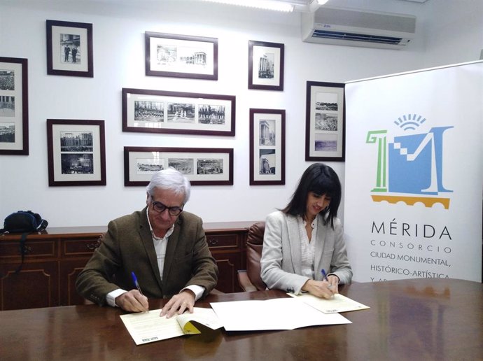 Firma del convenio entre el Consorcio de Mérida y el Colegio de Arquitectos