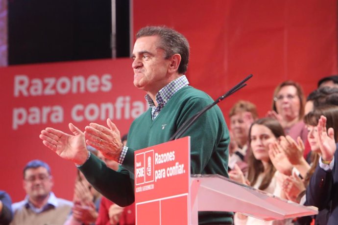 El ministro de Fomento, José Luis Ábalos, interviene en el acto de presentación 