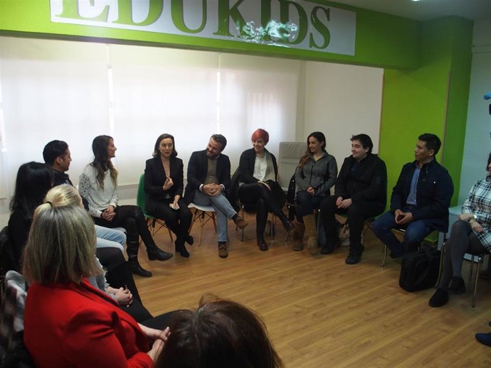 Gamarra se reúne con emprendedores de microempresas