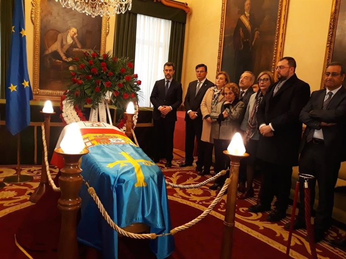 CAPILLA ARDIENTE VICENTE ÁLVAREZ ARECES