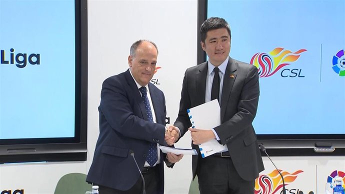 Tebas en la presentación del acuerdo con la Superliga China