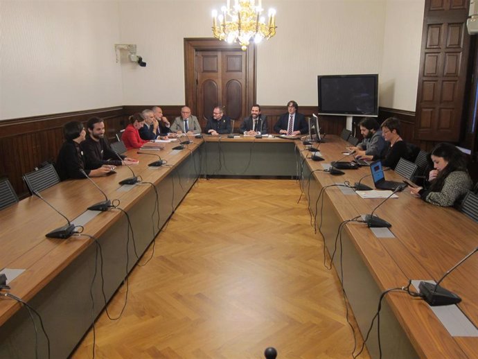 Reunión de la ponencia para la reforma del reglamento del Parlament