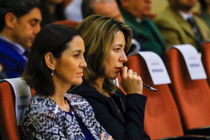 Xiana Méndez junto a la ministra