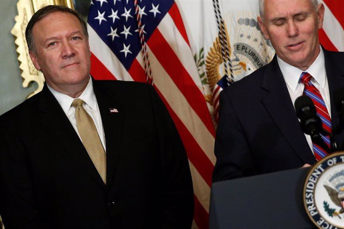 Mike Pompeo y Mike Pence