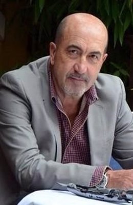 El escritor Miguel Sánchez Robles