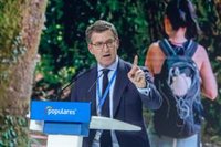 Feijóo traa una línia d'unió de Fraga a Casado i reivindica Aznar i Rajoy: "El PP no es reinventa"
