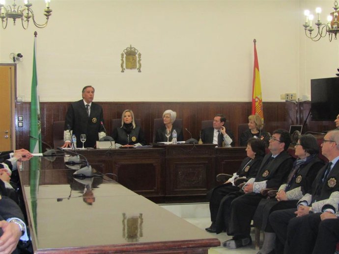 Alfredo Flores durante un momento del acto.