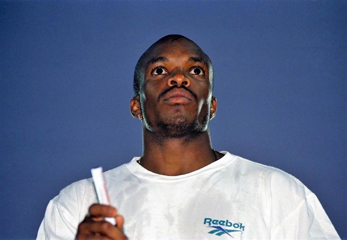 El campeón olímpico Kenny Harrison