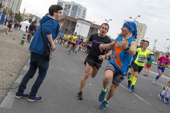 Corredor del Zúrich Maratón Sevilla