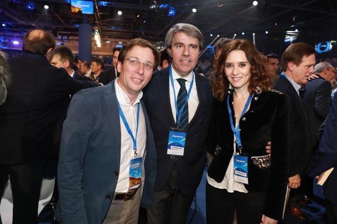 Garrido con Díaz Ayuso y Martínez Almeida en la Convención Nacional del PP