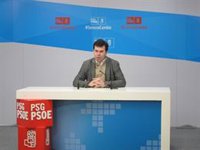 Gonzalo Caballero culpa a Feijóo de "abandonar el centro político" y de "radicalizar" al PP