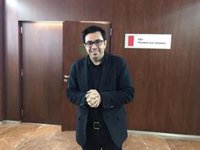 Pisarello pide a Calvet que negocie con taxistas y "blinde jurídicamente" la regulación