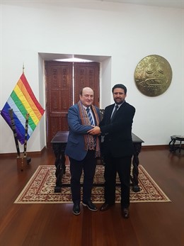 Andoni Ortuzar y Víctor Boluarte Medina, alcalde de Cuzco