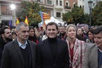 Rivera llama a la unión contra "los del 'España va bien' de hace 30 años y los que están cavando trincheras"