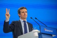 Casado promete "liberar" a la Cataluña "secuestrada por una banda de racistas" que tiene a Sánchez "en sus manos"