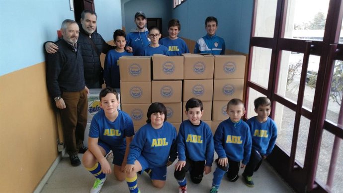 La AD Lardero recoge alimentos para el Banco