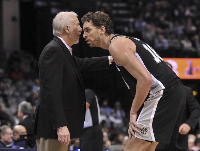 Gregg Popovich y Pau Gasol (San Antonio Spurs)