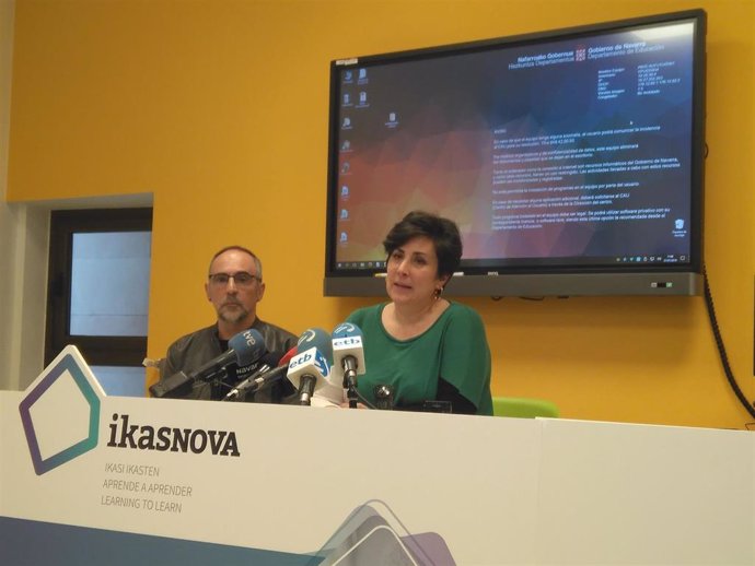 María Solana y Roberto Pérez en la rueda de prensa