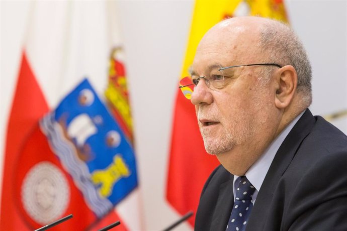 El consejero de Economía, Hacienda y Empleo, Juan José Sota (PSOE)