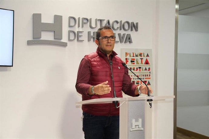 [Grupohuelva] Nota De Prensa Y Fotos De Hoy, 21 De Enero, Muestra De Asociacione