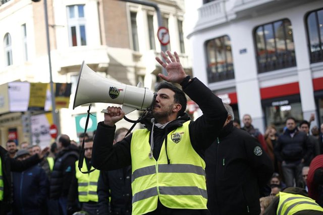 Concentración de taxistas en la Gran Vía de Madrid