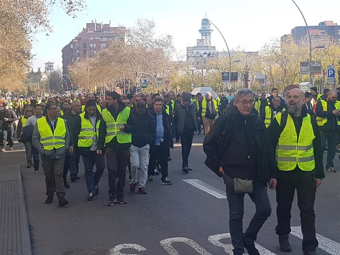 Taxistas manifestándose en Barcelona